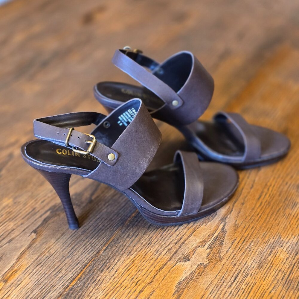 NWOT COLIN STUART Dark Chocolate Leather Strappy Heel. Sz 8